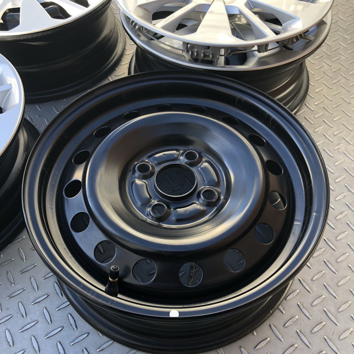 トヨタ ルーミー 純正 14インチ スチールホイール ホイールキャップ 4 