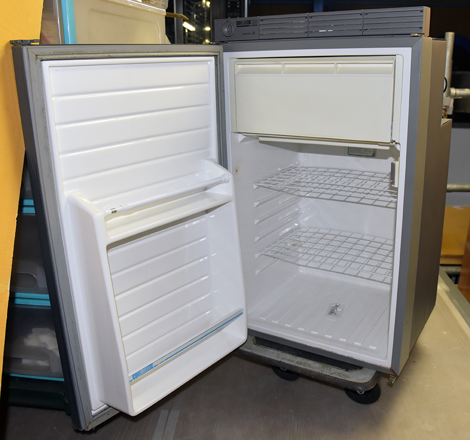 WAECO DC12V仕様冷蔵庫/キャンピングカー 90L MDC-90(ポータブル冷蔵庫