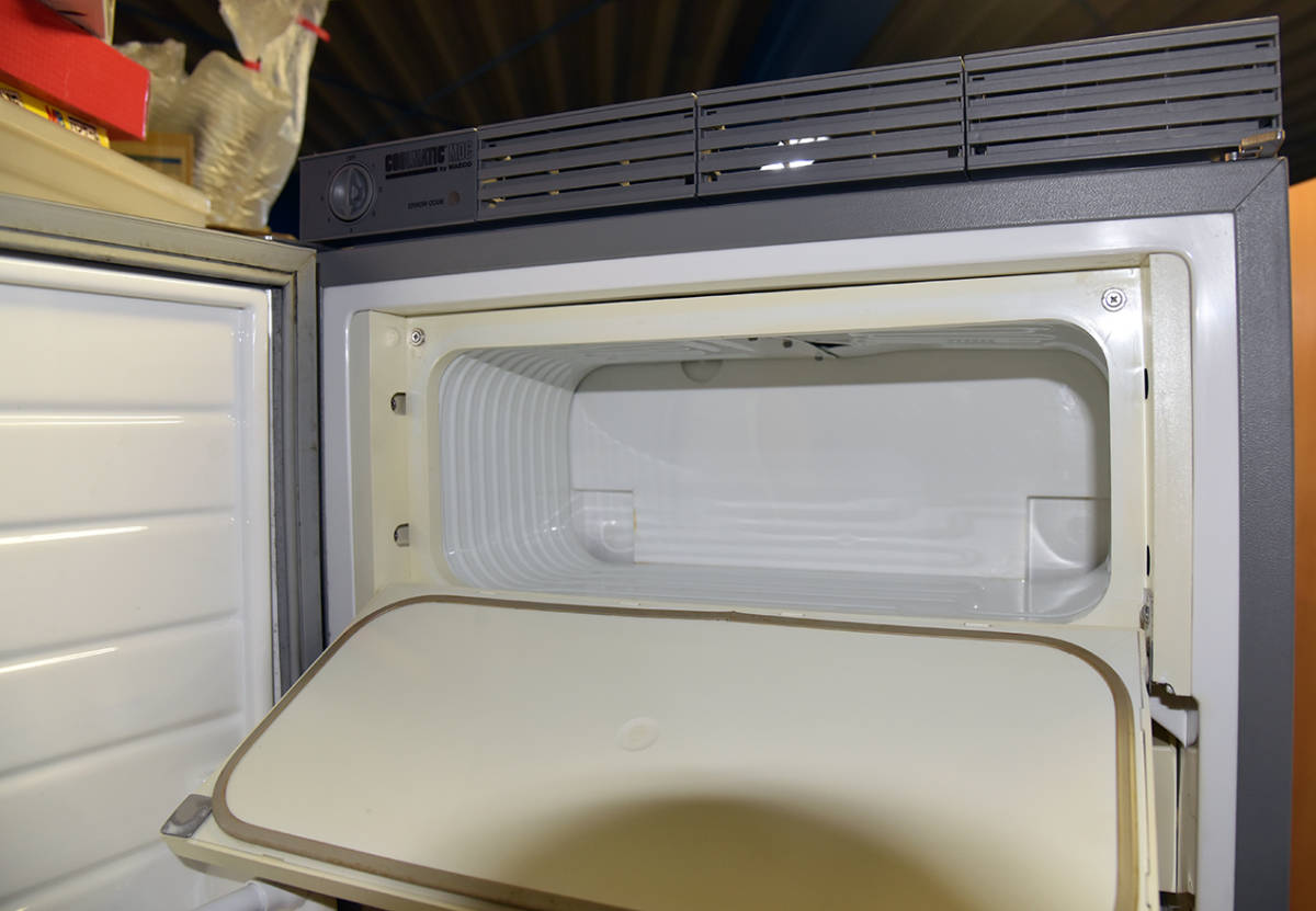 WAECO DC12V仕様冷蔵庫/キャンピングカー 90L MDC-90(ポータブル冷蔵庫