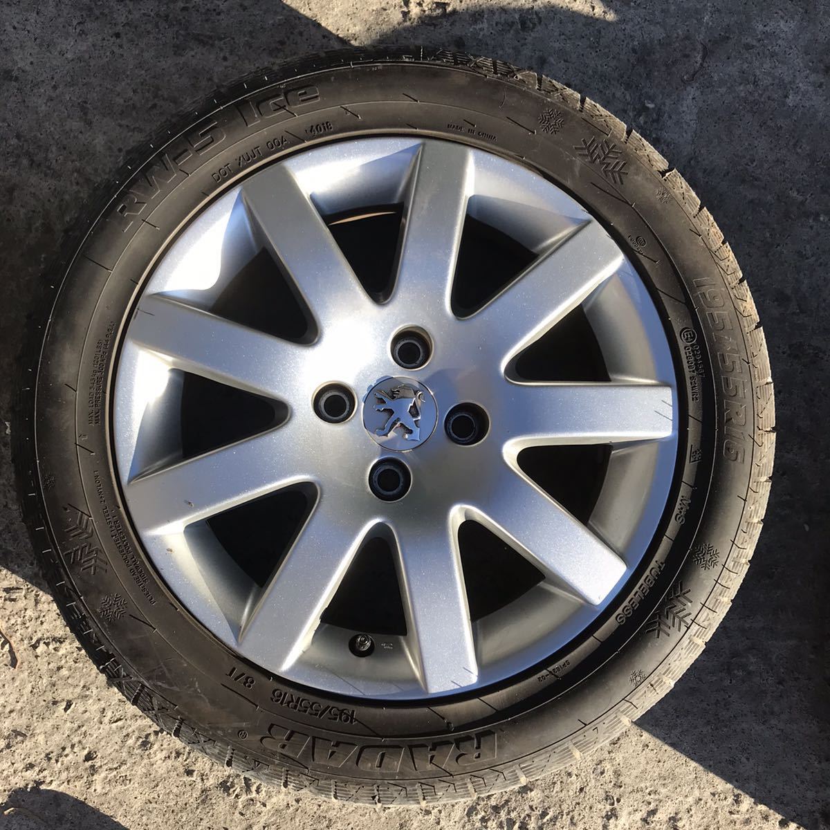 プジョー Peugeot 207 純正 タイヤ付きホイール 16×6J+27 4H 4穴 PCD 