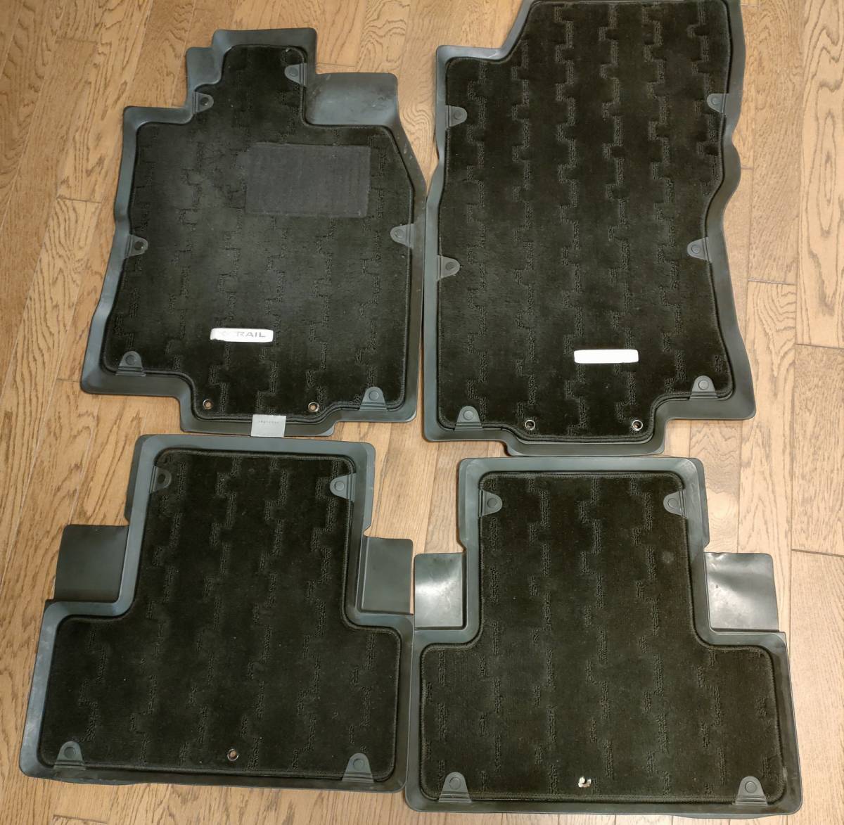 定価38280円 美品 日産 純正 エクストレイル T32　後期 デュアルカーペット 2列車用 フロアマット　フロアカーペット 2WAY