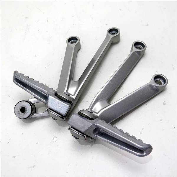 ♪ZX-10R/ZXT00C 純正 タンデムステップ(K1209A06) 04年式 カワサキ ZX