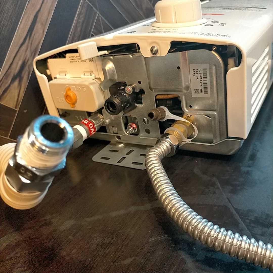 X1051 Rinnai RUS-V51XTK リンナイ 瞬間湯沸かし器 給湯器 2021年製 