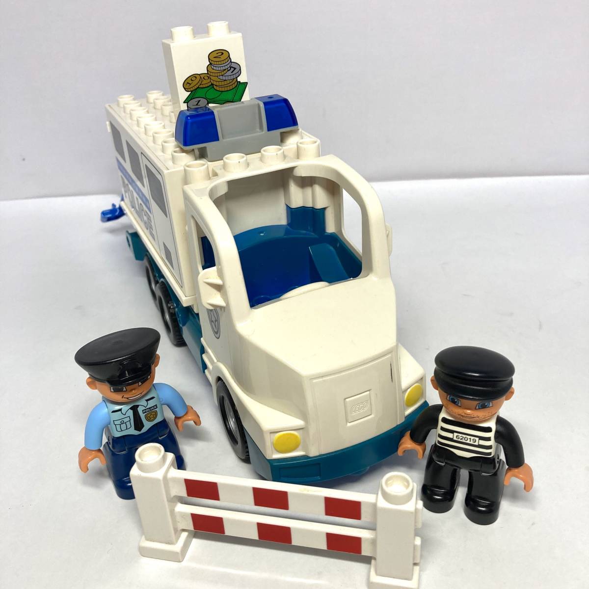 Lego 正規品 警察 護送車 セット デュプロ 純正 Police Wagon ブロック 特殊 レア パーツ 車 警察官 泥棒 フィグ レゴ デュプロ 売買されたオークション情報 Yahooの商品情報をアーカイブ公開 オークファン Aucfan Com Lego 正規品 警察 護送車 セット デュプロ 純正 Police Wagon ブロック 特殊 レア パーツ 車 警察官 泥棒 フィグ レゴ デュプロ 売買されたオークション情報 Yahooの商品情報をアーカイブ公開 オークファン Aucfan Com