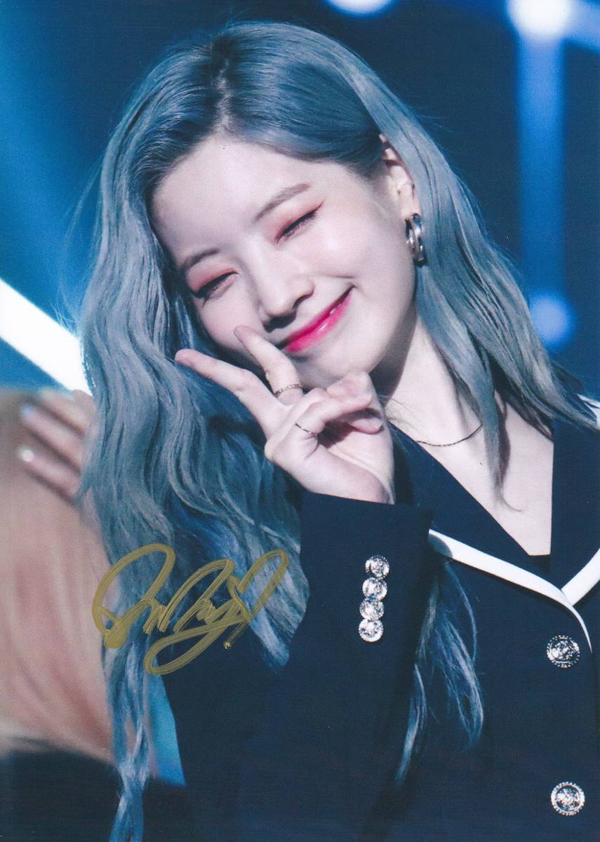 2L判 サイズ127㎜×178㎜】ダヒョン☆直筆サイン入り写真☆TWICE／K-POP  