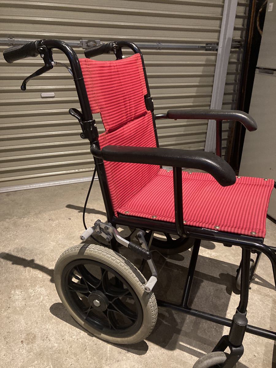 日進医療器製 アルミ＆コンパクト介助用 車椅子 TH-2SB 折り畳み式