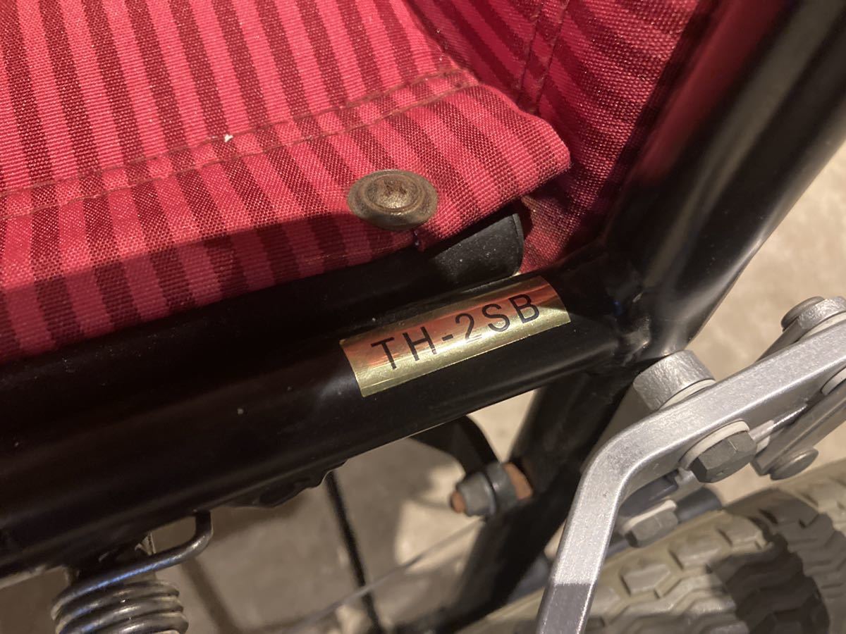 日進医療器製 アルミ＆コンパクト介助用 車椅子 TH-2SB 折り畳み式