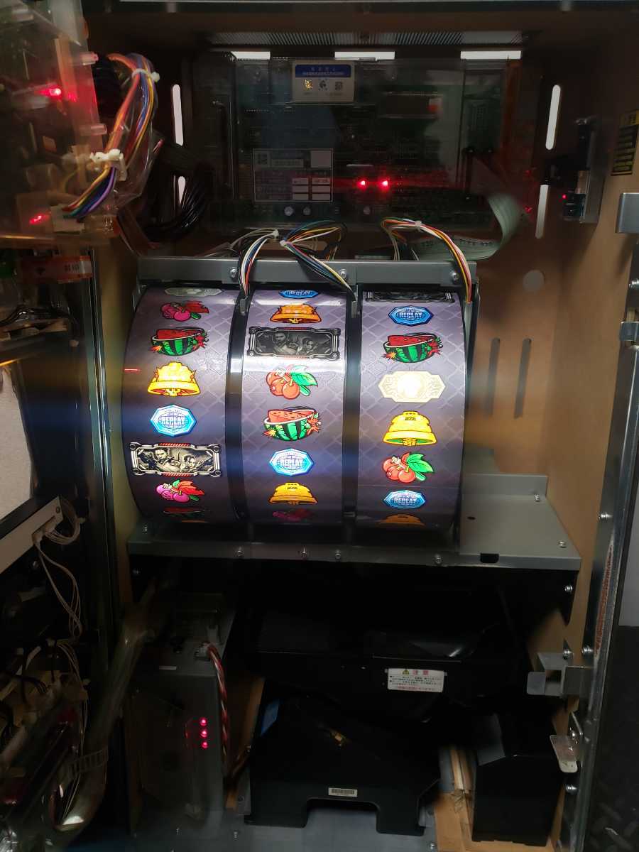 超人気 バイオハザード5 家スロ ドアキー 設定キー 付 実機 希少 家庭