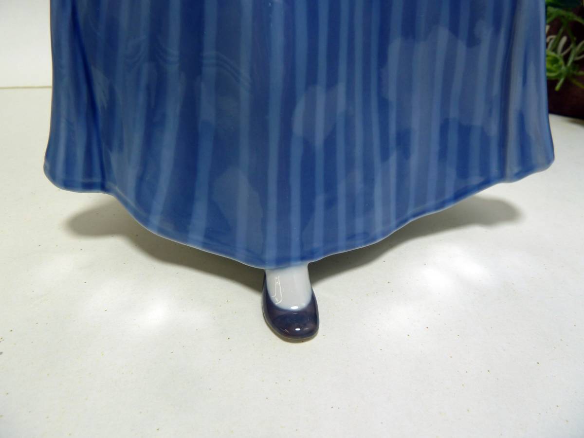 ロイヤルコペンハーゲン、バレリーナ 陶器フィギュア 青 【公式通販】