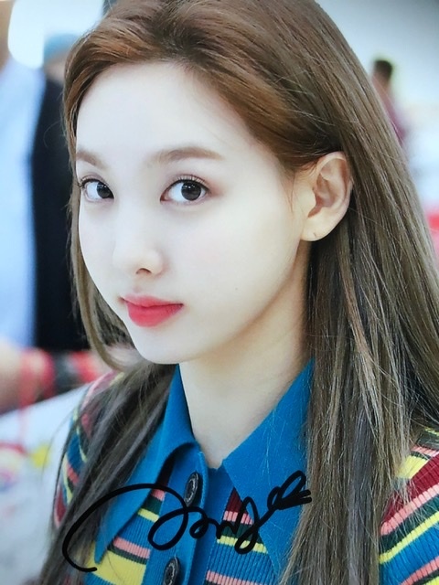 Twice ナヨン 直筆サイン写真 アジアンポップス 売買されたオークション情報 Yahooの商品情報をアーカイブ公開 オークファン Aucfan Com