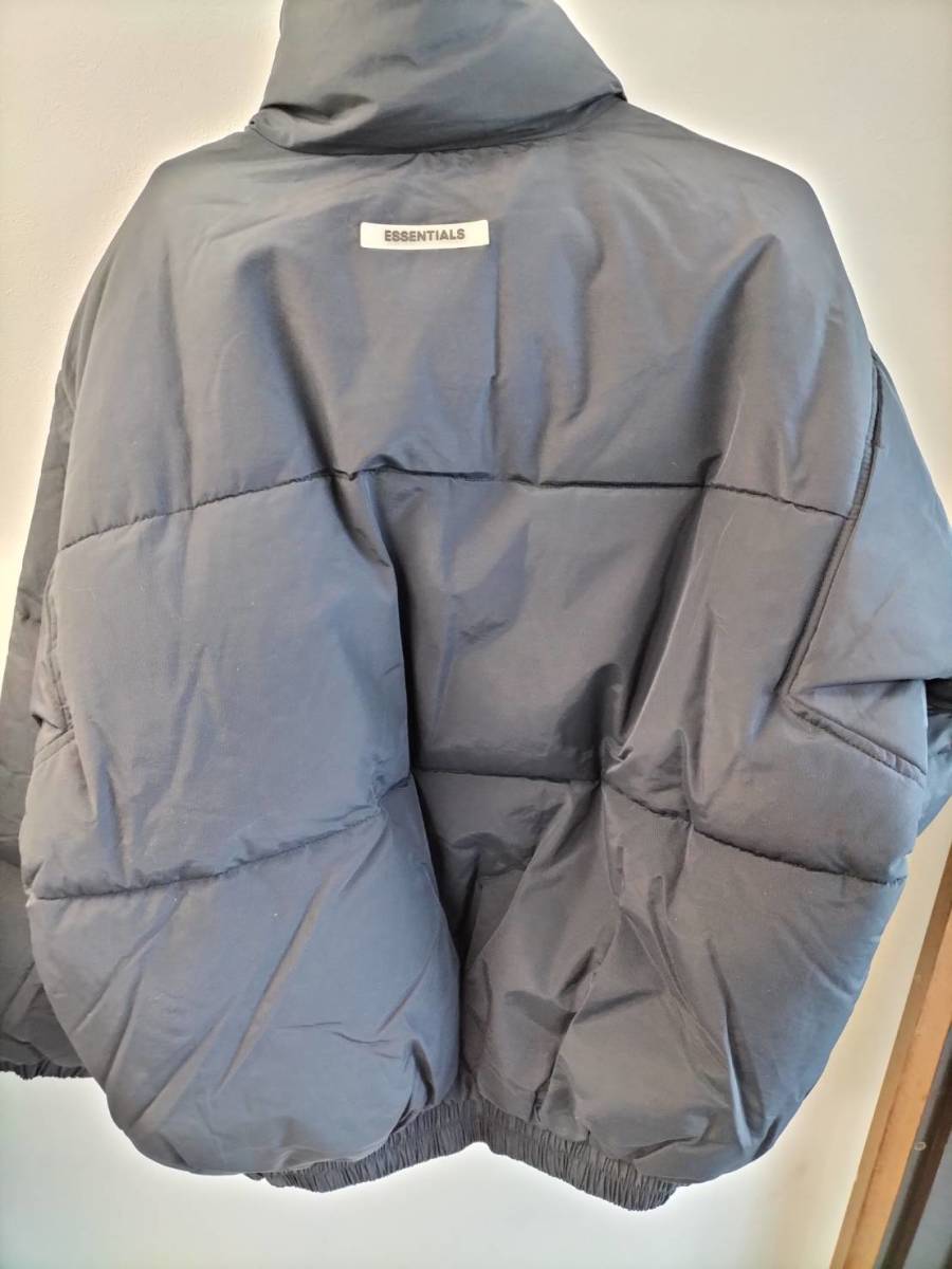 美品エッセンシャルズ ダウンジャケット Mサイズ　ネイビーブラック系　Puffer Jacket Reflective ジャケット　Essentials　