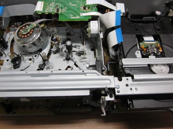 メンテ済 東芝☆良品 動作良好☆地デジ対応 東芝HDD＆DVDビデオレコーダー VARDIA（RD 編集等 東芝★良品 メンテ済 動作良好★地デジ対応 VHS+DVDレコーダー★リモコン&取説付★D-VDR9K