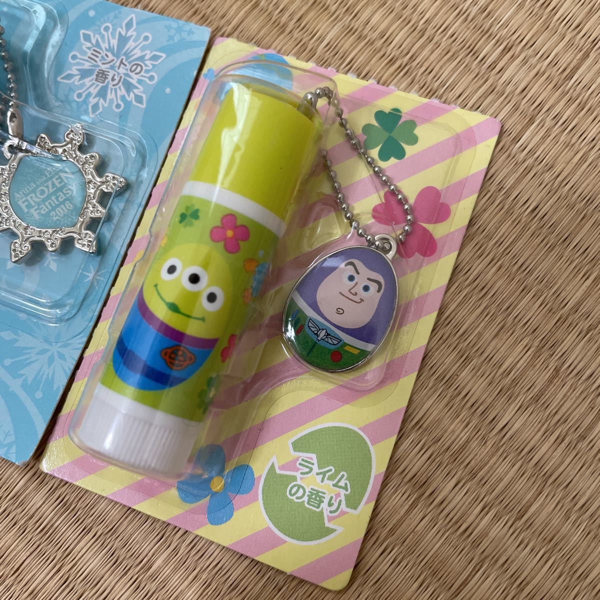 ディズニー リゾート ランド お土産 ショート リップクリーム 3個セット アナ雪 エルサ リトルグリーンメン ディズニー 売買されたオークション情報 Yahooの商品情報をアーカイブ公開 オークファン Aucfan Com