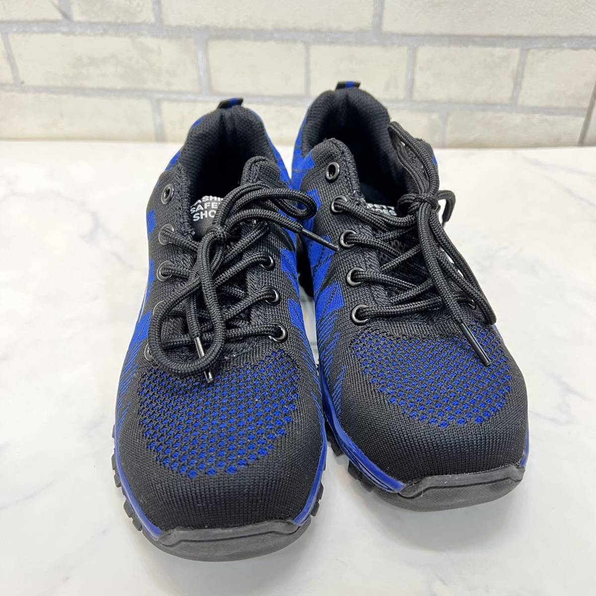 安全靴 スニーカー型 ブルー ブラック 黒 青 レディース サイズ37 約23 5 23 5cm 売買されたオークション情報 Yahooの商品情報をアーカイブ公開 オークファン Aucfan Com