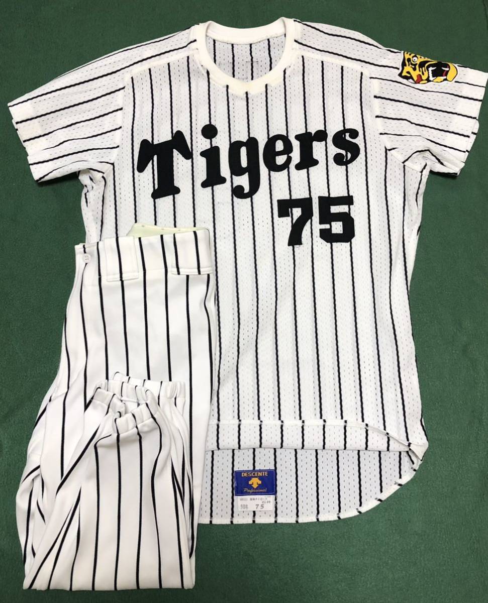阪神タイガース 石井昌 1998年時使用ユニフォーム 上下セット 阪神タイガース 石井昌 1998年時使用ユニフォーム 上下セット