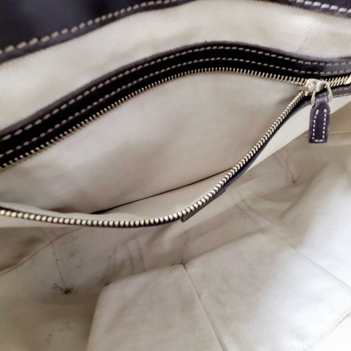 グッチ GUCCI GGキャンバス GG柄 長財布 ラブリーハート ハート レザー ハンドバッグ キャンバス×レザー ハートビット Wホック ホワイト バッグGUCCI キャンバス 245727の買取実績
