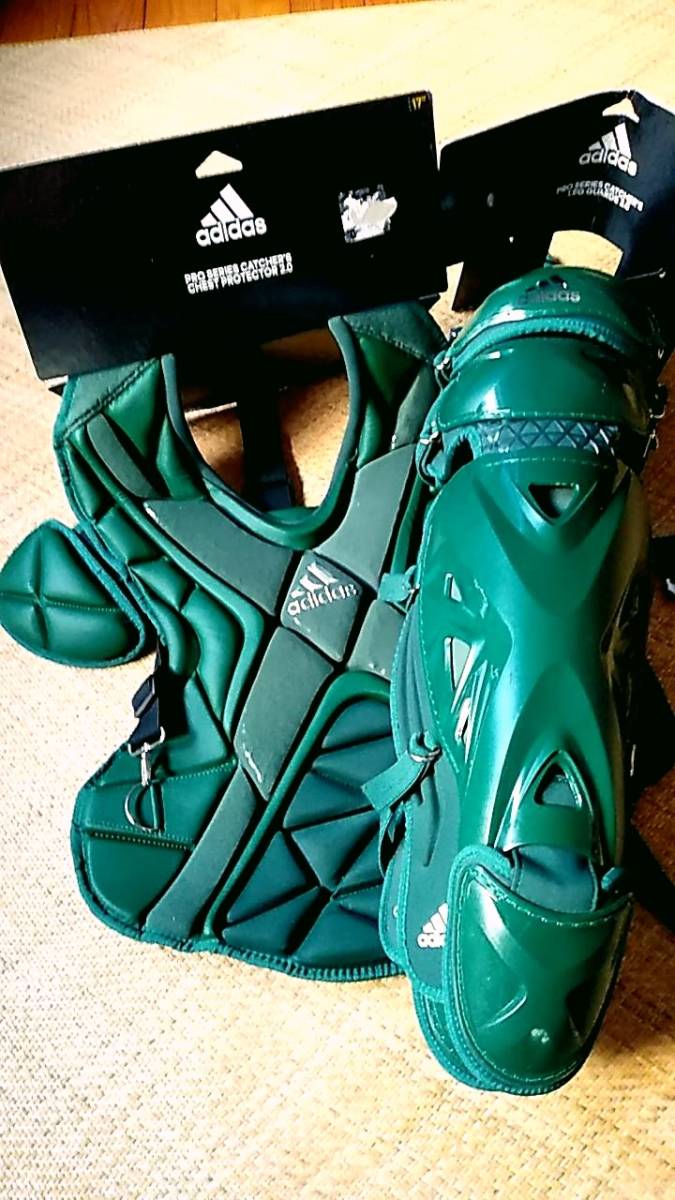  USA限定最高級モデル USAアディダス ADIDAS Pro Series 2.0キャッチャープロテクター＋レガース 緑(プロテクター)｜売買されたオークション情報、yahooの商品情報をアーカイブ公開 - オークファン プロテクター
