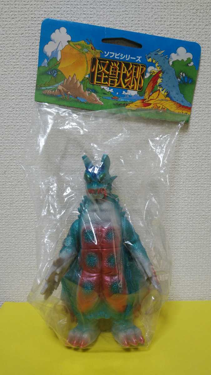 怪獣郷 ピット星人、ドラゴリー 未開封 怪獣郷 蛾超獣 ドラゴリー ウルトラマンA エース No.25 ソフビ