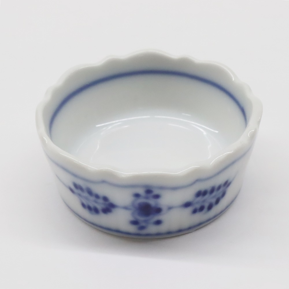 【得価，新作登場】 ROYAL COPENHAGEN ロイヤル コペンハーゲン ブルーフルーテッド 薬味入れ 直径約4.2㎝ 小物入れ ミニボウル 小物入れ デンマーク(ロイヤルコペンハーゲン)｜売買されたオークション情報、yahooの ロイヤルコペンハーゲン