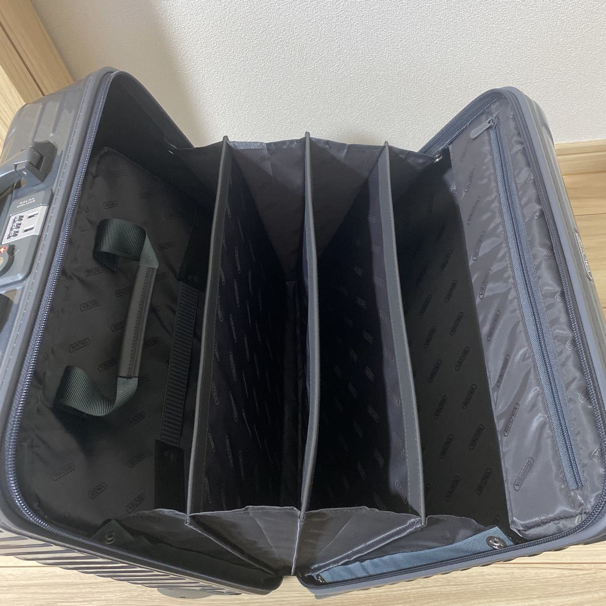 1円 □新品□未使用□ RIMOWA リモワ サルサデラックス 1円 □新品□未使用□ RIMOWA リモワ サルサデラックス