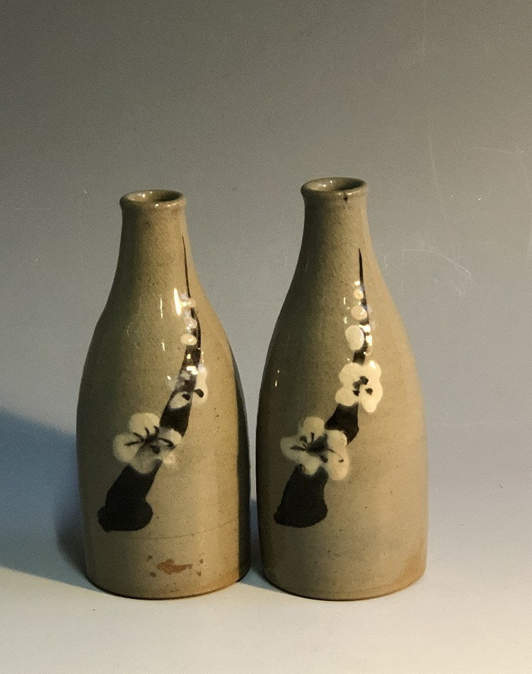 九谷焼　吉田荘八一輪挿し 九谷焼 酒器 名工 吉田荘八 色絵 田園之詩 酒盃 お猪口 ぐい呑 2客 共