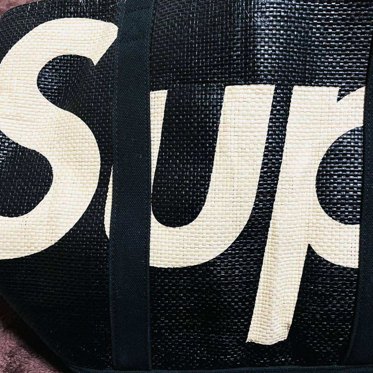Supreme Raffia Tote Bag Black White 20ss 黒 白 ラフィア トート バッグ ビッグロゴ デカロゴ Supreme Raffia Tote Buy Novelship 0