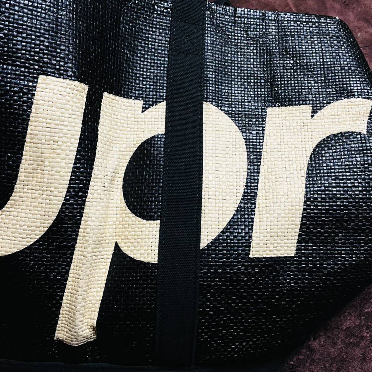 Supreme Raffia Tote Bag Black White 20ss 黒 白 ラフィア トート バッグ ビッグロゴ デカロゴ Supreme Raffia Tote Buy Novelship 0
