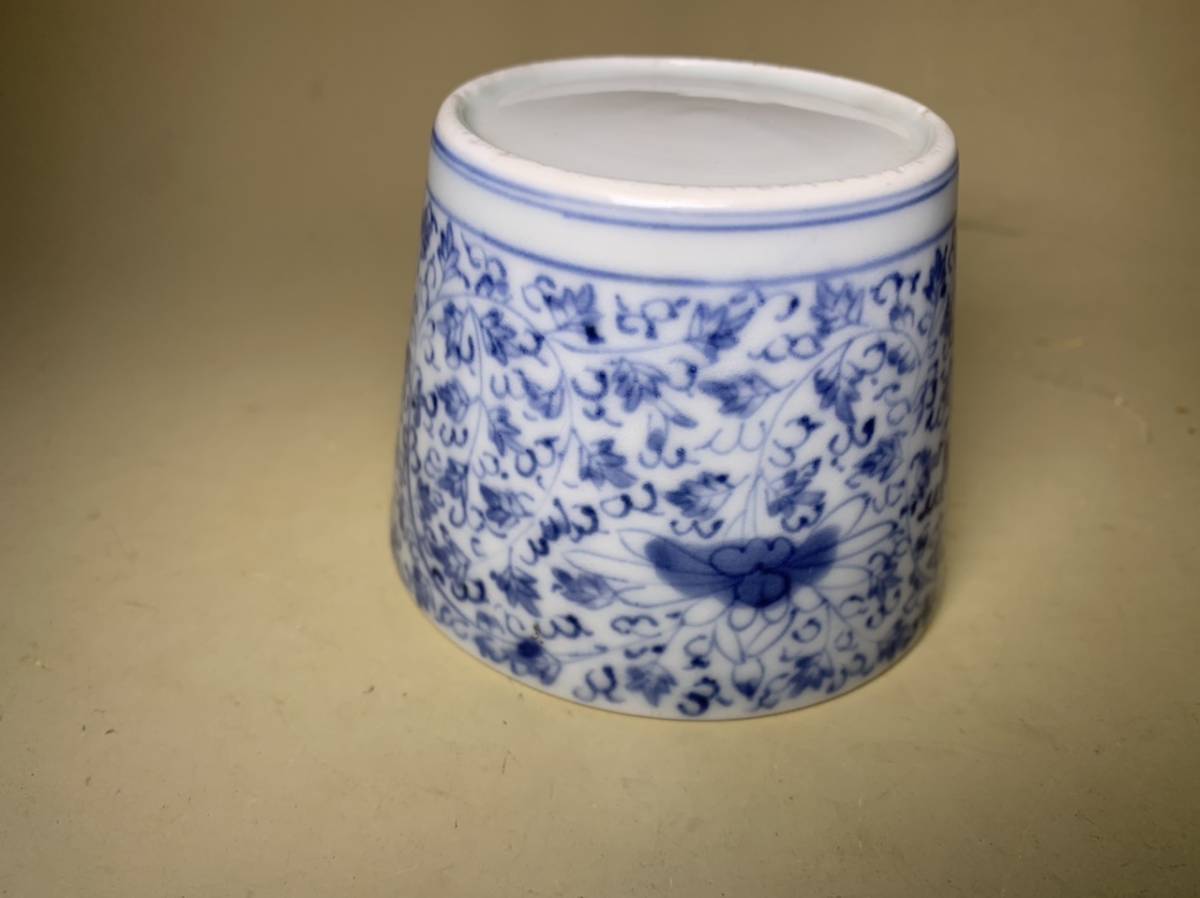 桃凛 古伊万里花唐草文蕎麦猪口｜古美術 古美術 - | 古美術品専門サイト 三樹 染付 0 向付 鉢 微塵唐草文 蕎麦猪口 ◇桔◇古伊万里 蕎麦猪口（大） 格狭間の値段と価格推移は？｜29件の売買データから格狭間の価値が