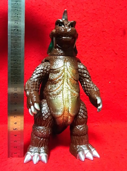 円谷英二生誕100年記念ソフビ。ゴジラ.ゴメス.ジラース。 円谷英二生誕100年記念ソフビ。ゴジラ.ゴメス.ジラース。 円谷英二生誕