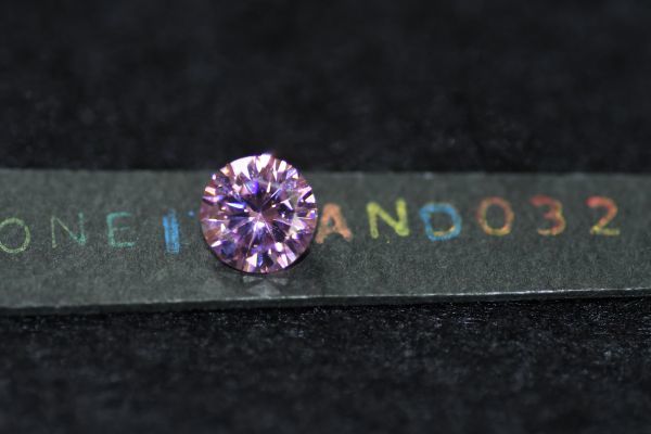 ラボ ピンクダイヤモンド 1ct ラウンドカット 宝石 鉱石 希少 輝き 高