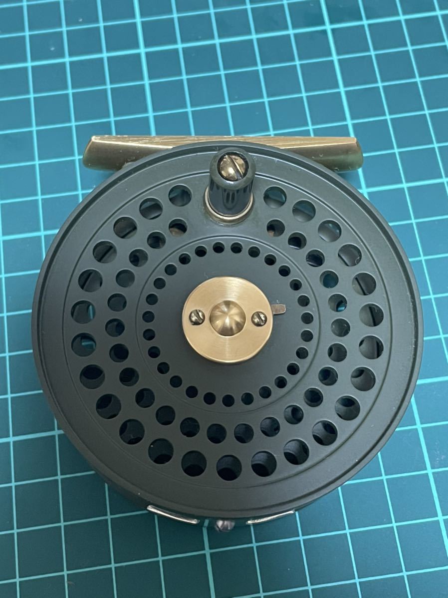 フライリール ORVIS C.F.O.3 オリーブ色 フライリールORVIS C.F. フライリール ORVIS C.F.O.3 オリーブ色 フライリールORVIS C.F.