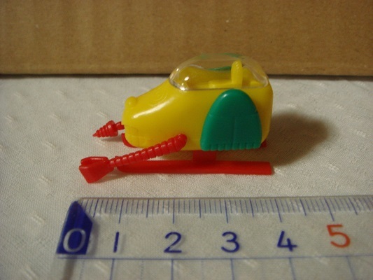 おかしのおまけ 犬の顔の乗り物 アニメのキャラクター ｇの文字あり 昭和レトロ 食玩 グリコのおまけ 食玩 おまけ 売買されたオークション情報 Yahooの商品情報をアーカイブ公開 オークファン Aucfan Com