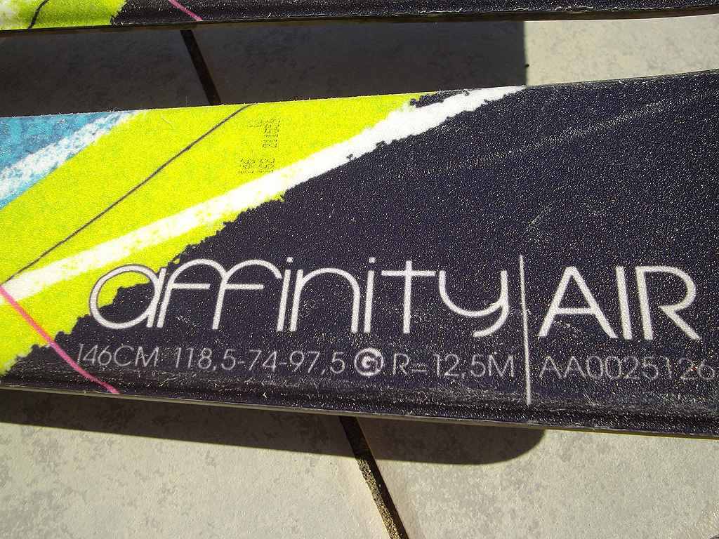 美品　ATOMIC AFFINITY AIR 146cm ビンディング付 アトミック/ATOMIC□AFFINITY AIR□カービングスキー□146cm 調整