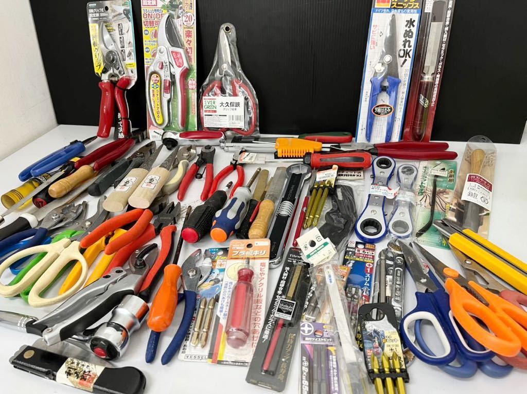 全国無料，限定セール @ 0131k4 日曜大工 工具 作業道具 ハンドツール DIY まとめ売り 万能はさみ/ラチェットレンチ/やすり/ビット/ドライバー/ペンチなど(その他)｜売買されたオークション情報、yahooの商品情報をア その他