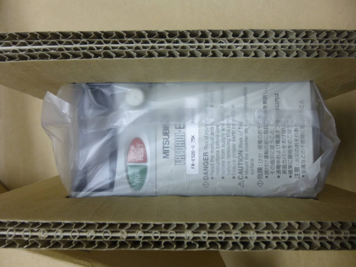 三菱電機 インバータ FR－E520－0．75K 新品未使用保管品 FR