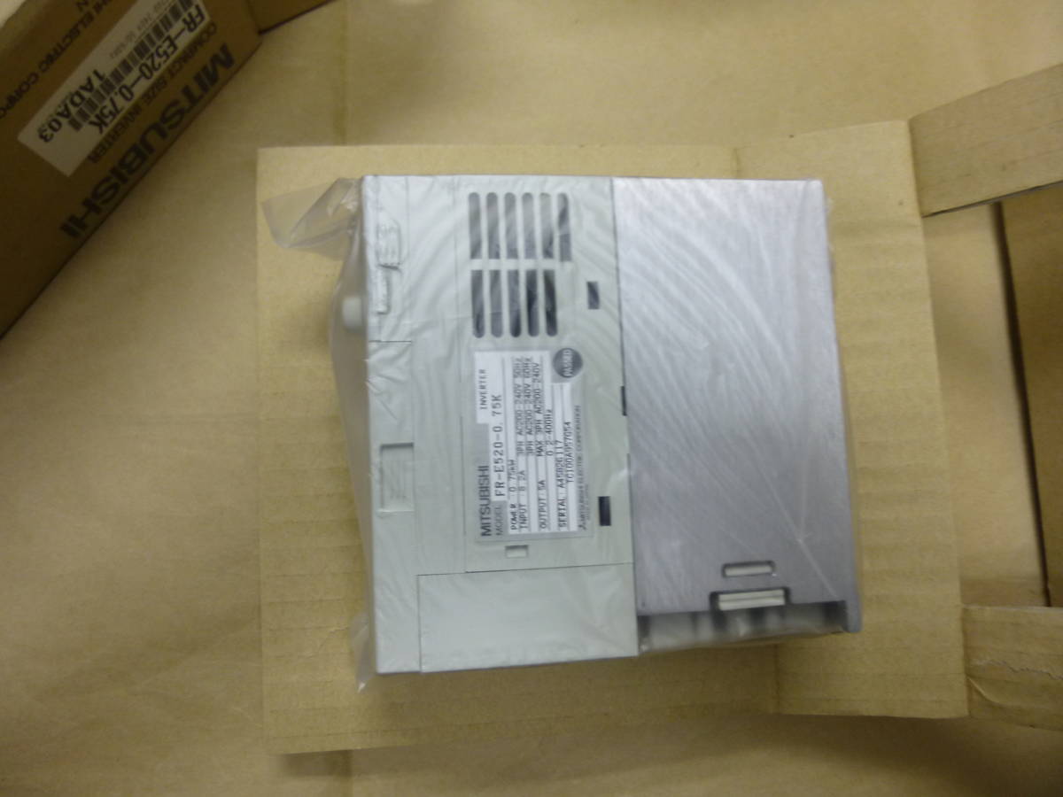 三菱電機 インバータ FR－E520－0．75K 新品未使用保管品 FR