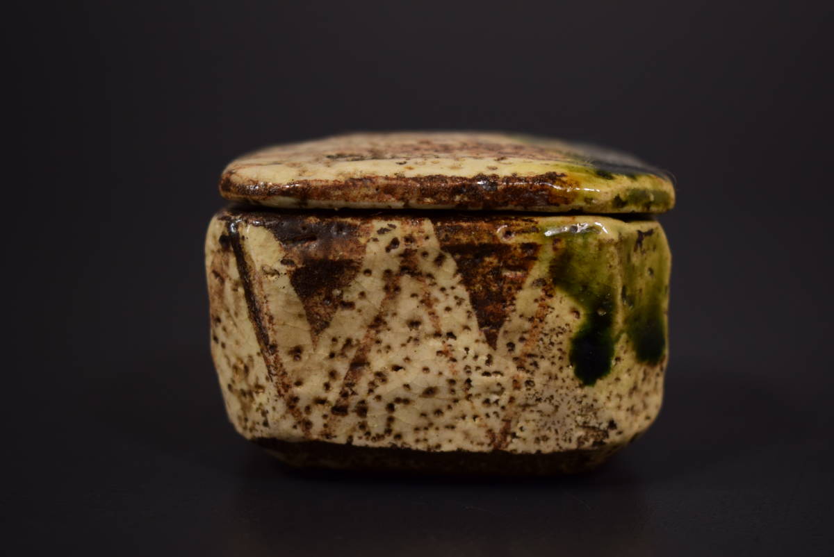 和】古美術収集家買出品 時代古作 古織部 織部香合 蓋物 茶道具