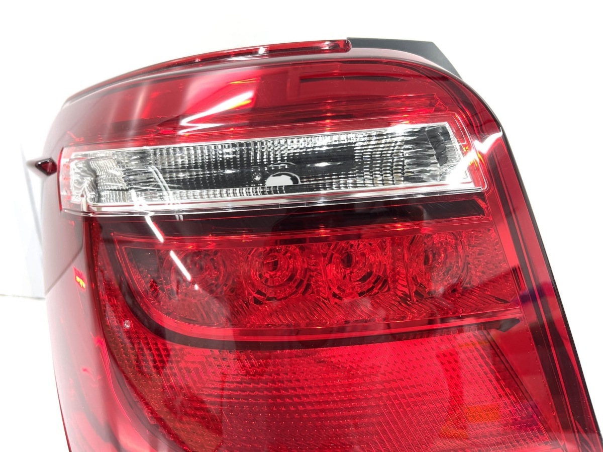 【良品】　カローラアクシオ　NZE161/NKE165　純正テ－ルライト　左　KOITO12-598　（12A-43） カローラアクシオ 後期 NZE161 破損なし W×B 純正中古品