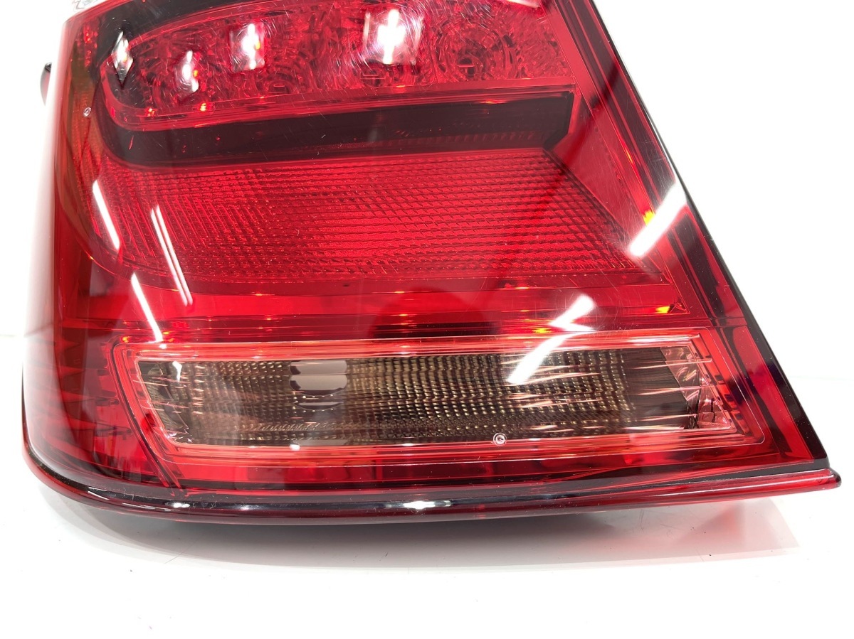 【良品】　カローラアクシオ　NZE161/NKE165　純正テ－ルライト　左　KOITO12-598　（12A-43） カローラアクシオ 後期 NZE161 破損なし W×B 純正中古品