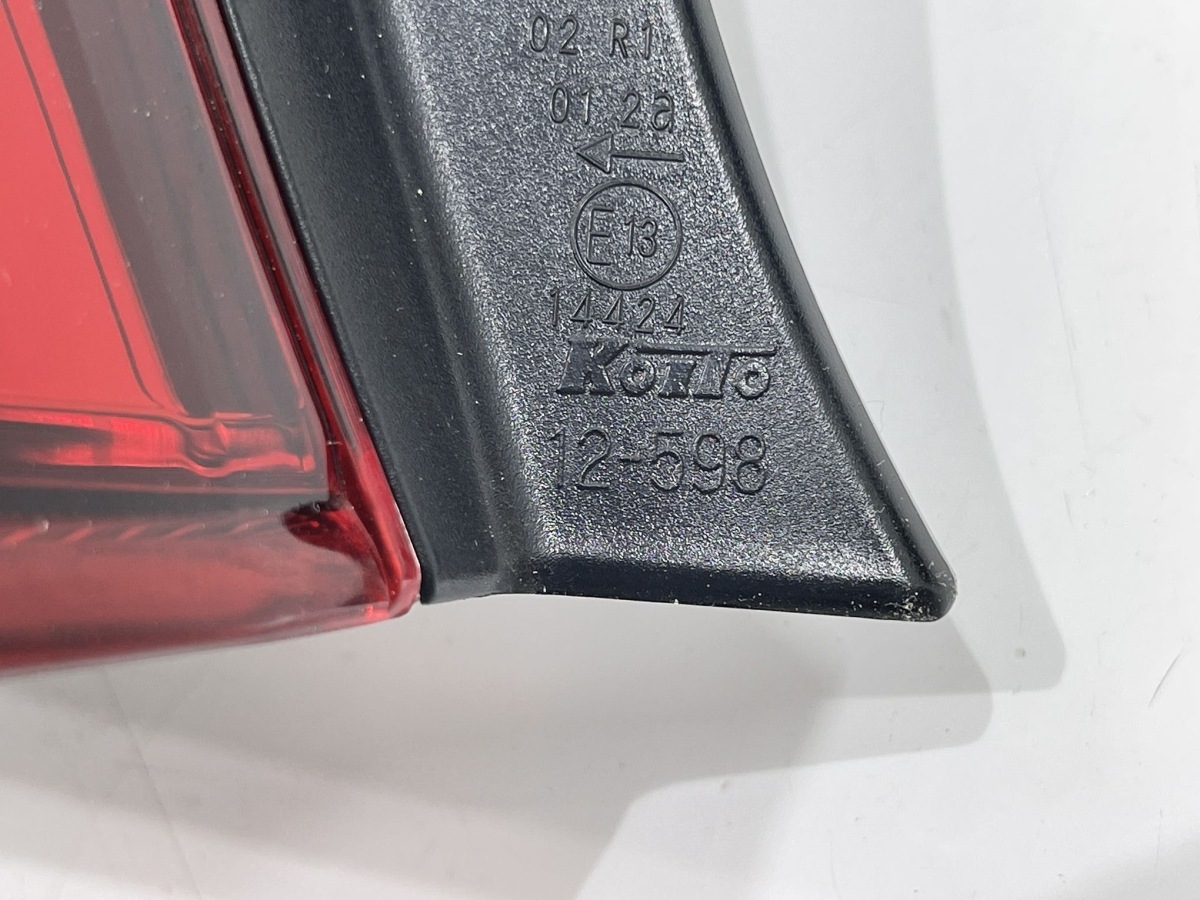 【良品】　カローラアクシオ　NZE161/NKE165　純正テ－ルライト　左　KOITO12-598　（12A-43） カローラアクシオ 後期 NZE161 破損なし W×B 純正中古品