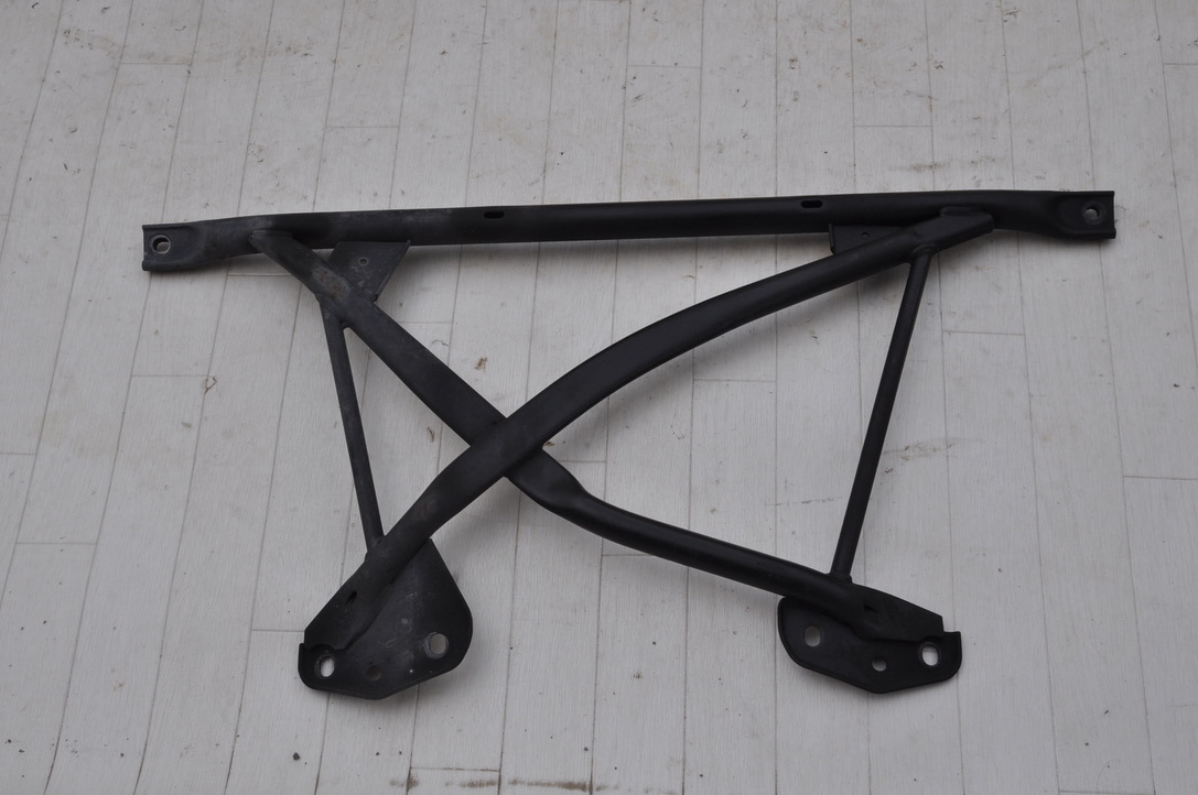 【フロントまわりの補強に】E36 3シリーズ　カブリオレ用　ロアクロスメンバー フロントまわりの補強に】E36 3シリーズカブリオレ用ロアクロスメンバー