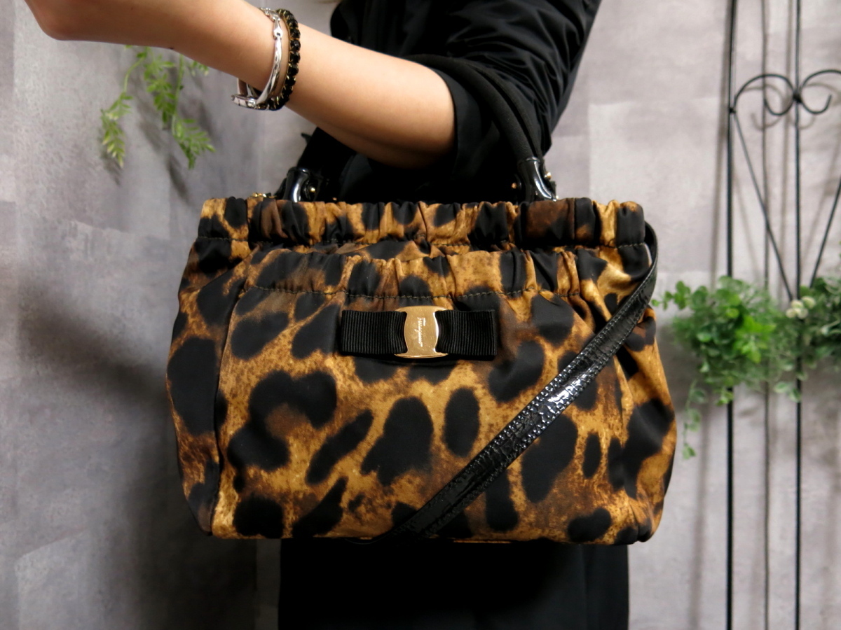 Ferragamo ○超美品○Salvatore Salvatore フェラガモ ヴァラ レザー 