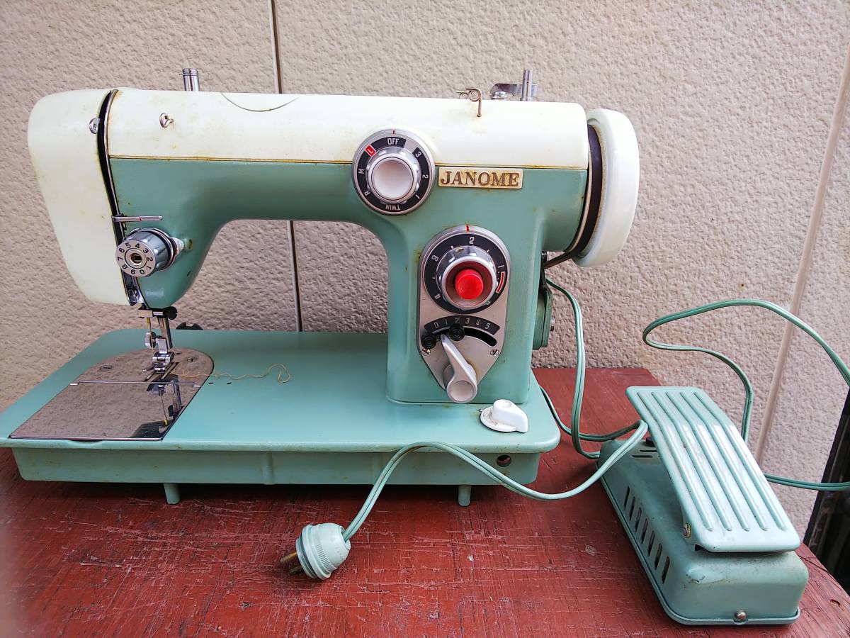 ◇◇即決☆ 【ジャンク品】□JANOME ジャノメ M-105 ミシン本体＋ 
