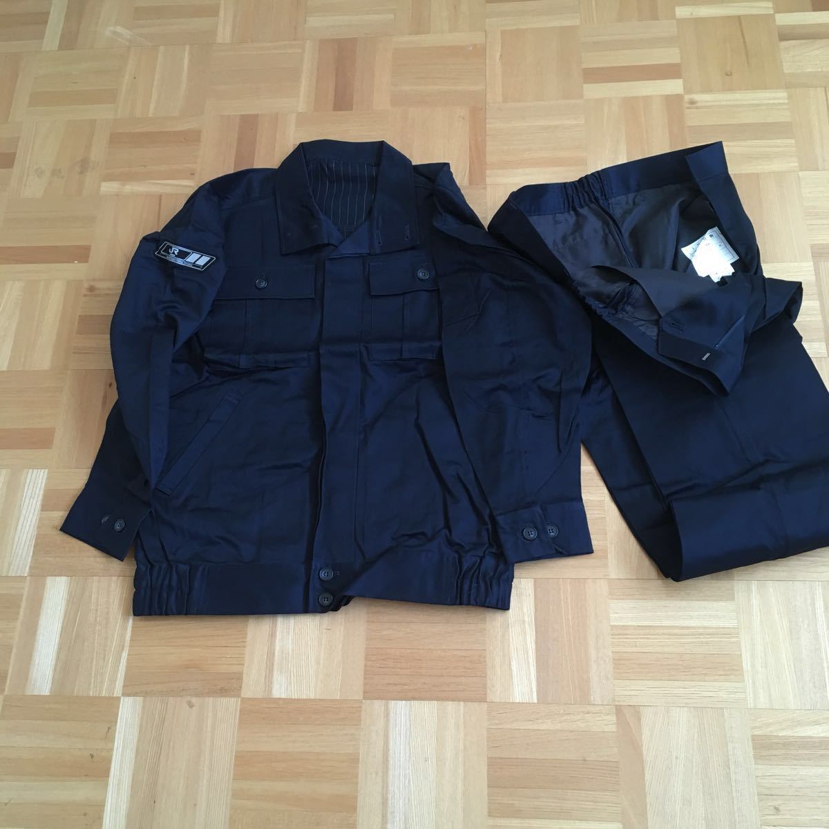 旧JR貨物制服作業着上下85L今は着用されていません。今は新しい全く