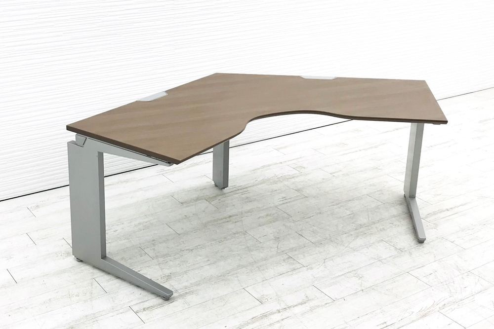 2086853_USM_TABLE_04