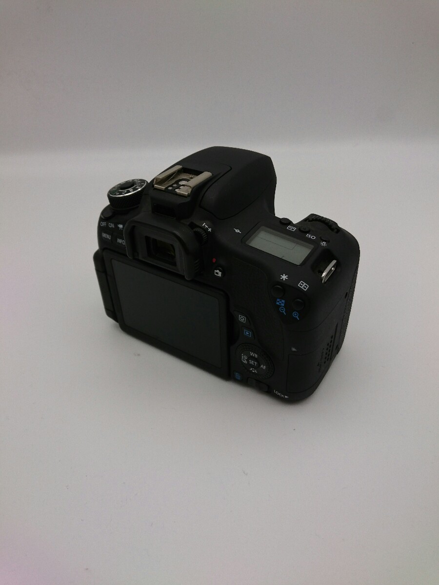 CANON◇デジタル一眼カメラ EOS 8000D ダブルズームキット 8000D EOS