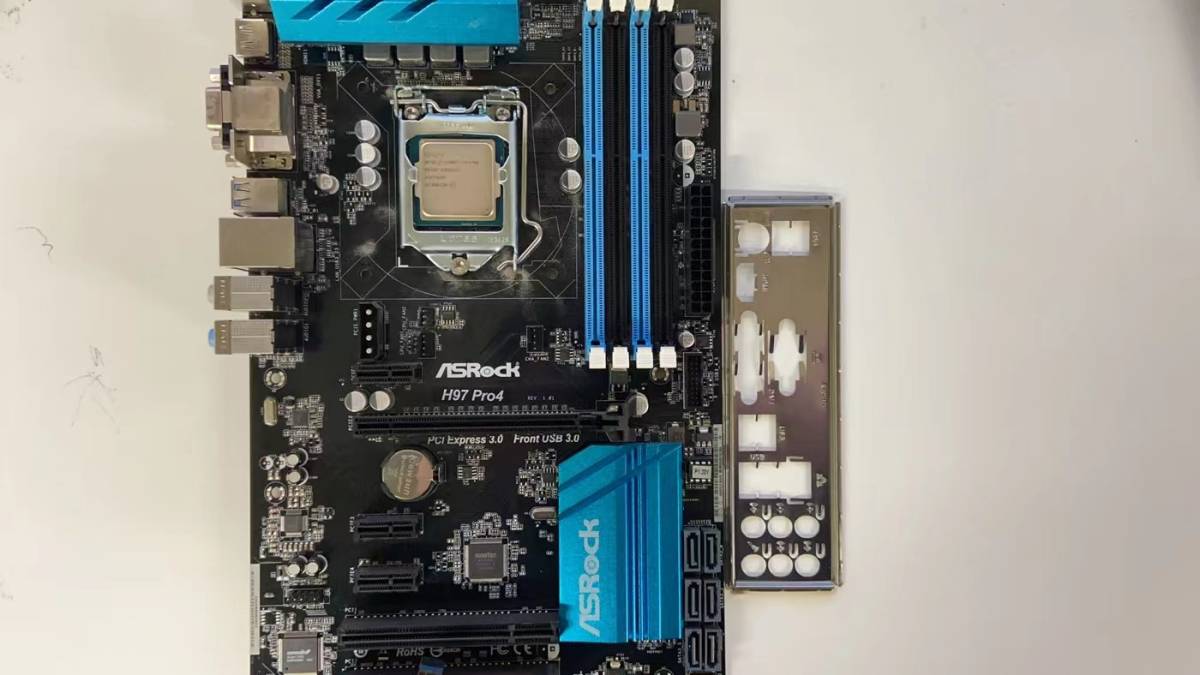 激安) マザーボード ASROCK H97 Pro4とCPU i7-4790 セットです。動作