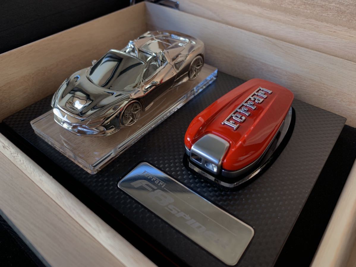 A*Y様 Ferrari F8 Spider ミニカー ＆キーボックス ☆Ferrari フェラーリ 正規 F8 SPIDER スパイダー キーボックス キー