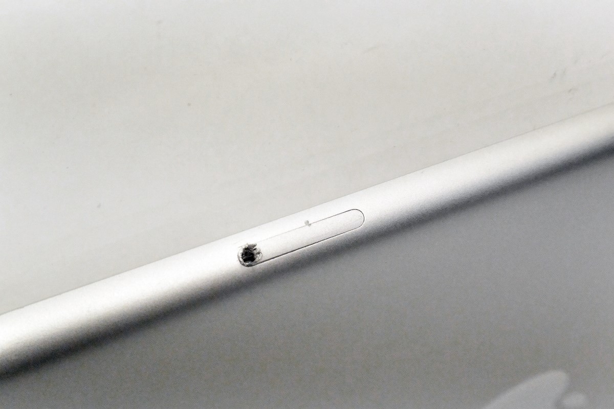ジャンク] au SIMロック解除済 Apple iPad mini4 Wi-Fi+Cellular 32GB