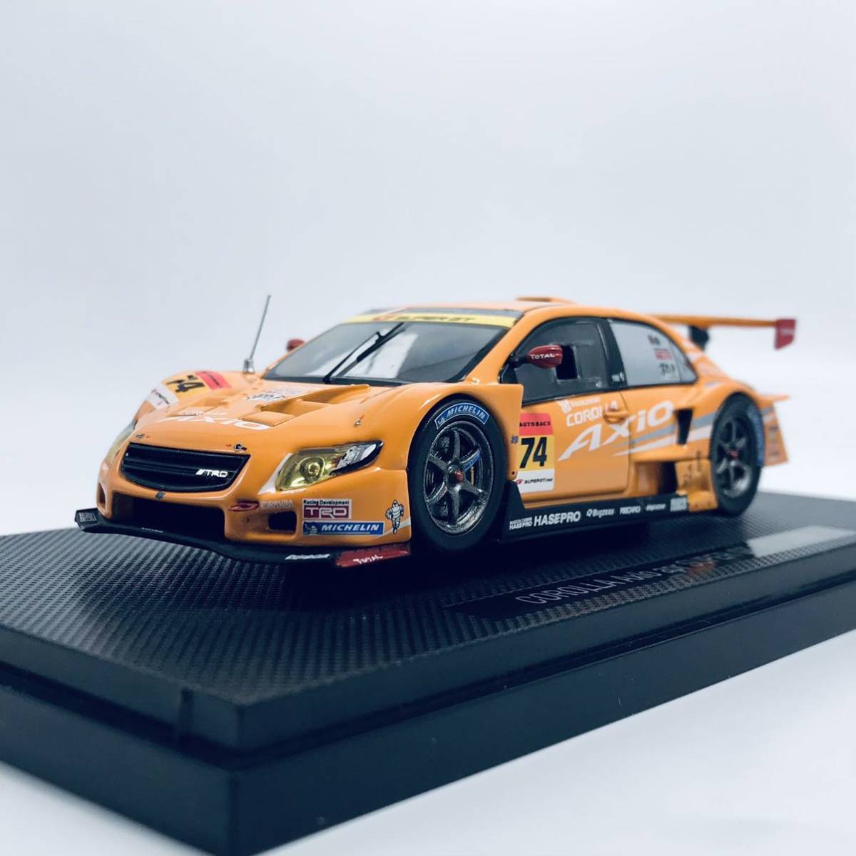 人気定番，本物保証 絶版 稀少ビンテージ EBBRO エブロ 1/43 2009年型 E12系 トヨタ カローラアクシオGT TRDターボ #74 スーパーGT300(レーシングカー)｜売買されたオークション情報、yahooの商品情報をアーカイブ公開 - レーシングカー